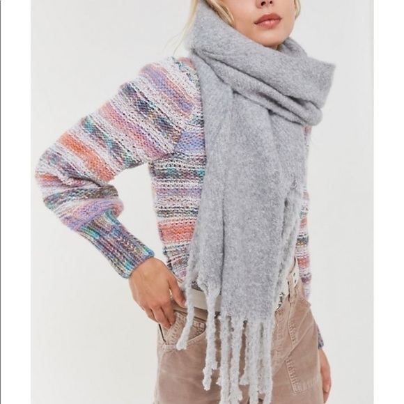 Urban Outfitters Gray Nubby Scarf - Picture 1 of 6